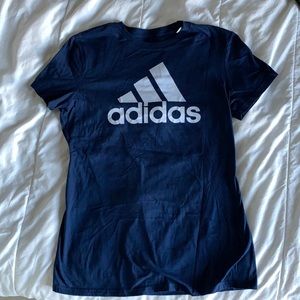 Adidas tshirt 💙